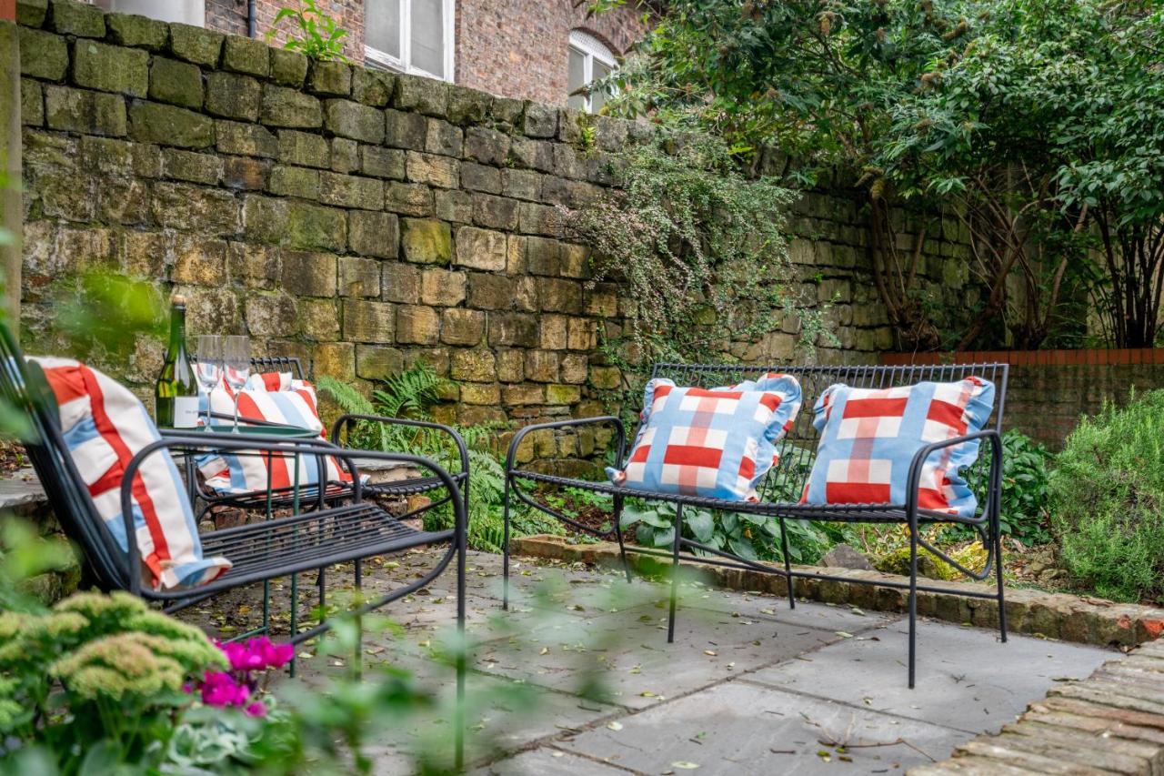 Villa 17 Trinity Lane York Esterno foto